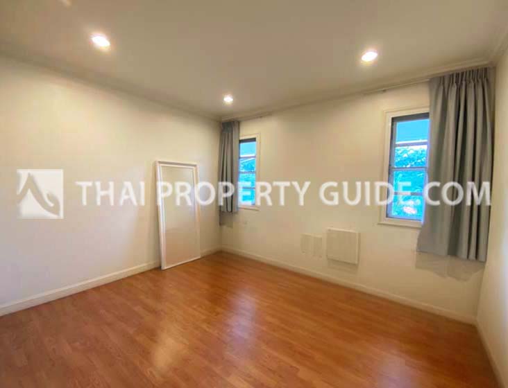 House with Private Pool in Bangnatrad 